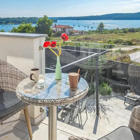 Villa Freya By Guide *